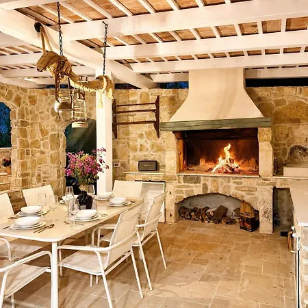 Villa Cerrus *
